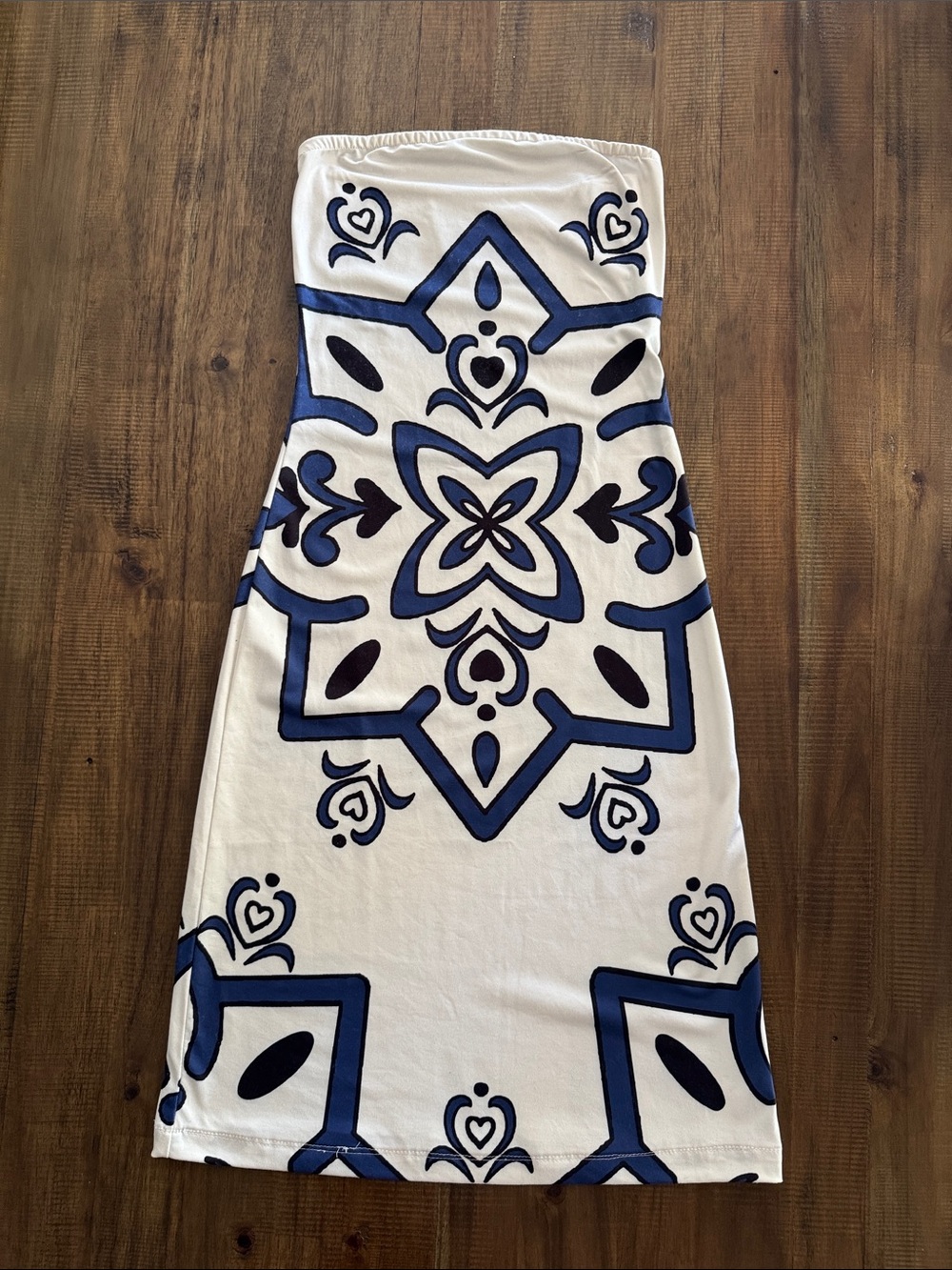 SHEIN White Strapless Dress with Blue Geometric Print